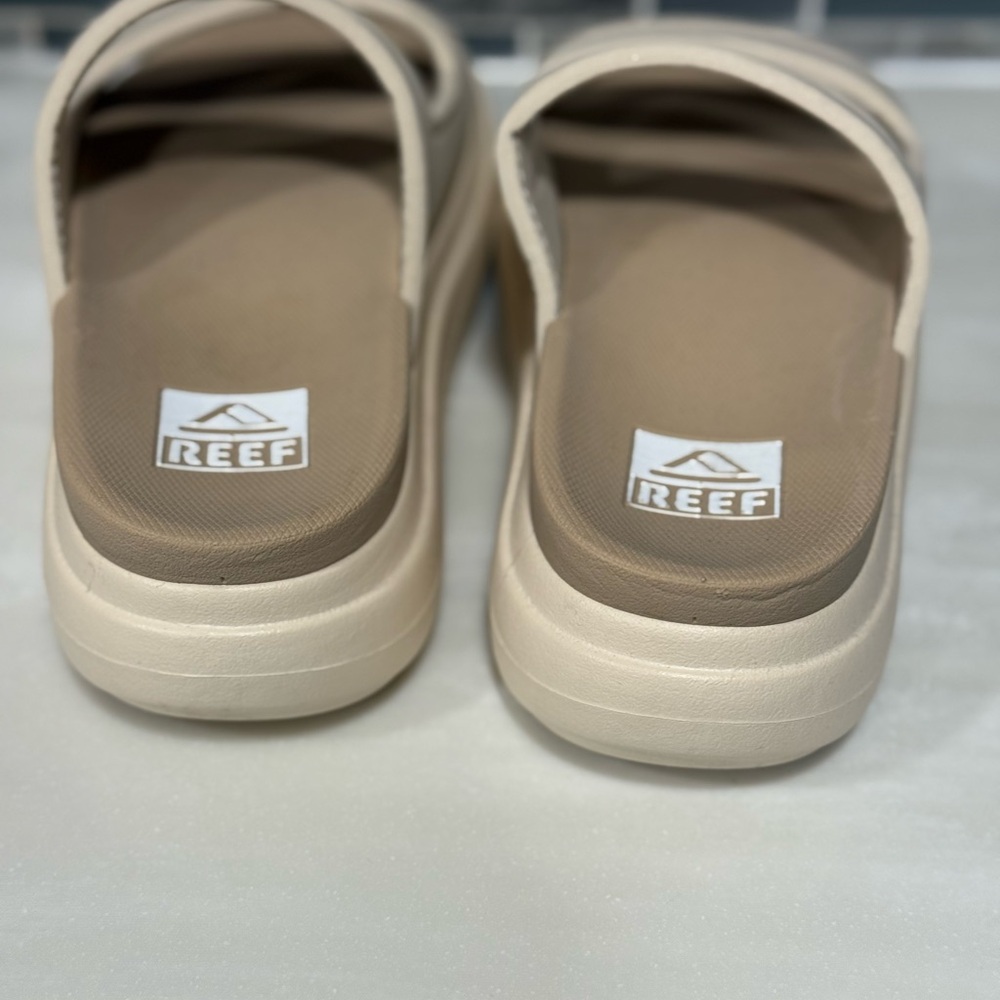 Reef Womens Cushion Bondi 2
Platform Slide Sandals Women’s Size 5
Natural - Picture 5 of 7